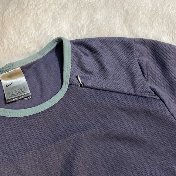 Nike Long Sleeve Athletic Shirt - Picture 3 of 9